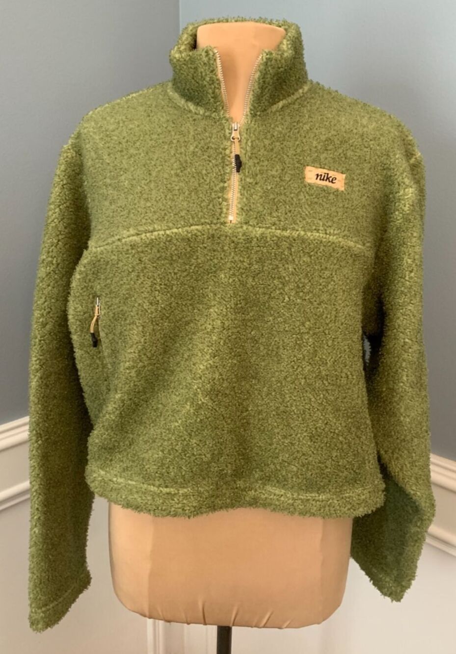 Nike Sweater Womens M Therma-Fit Sherpa Boucle Fleece 1/4 Zip Cropped Pullover